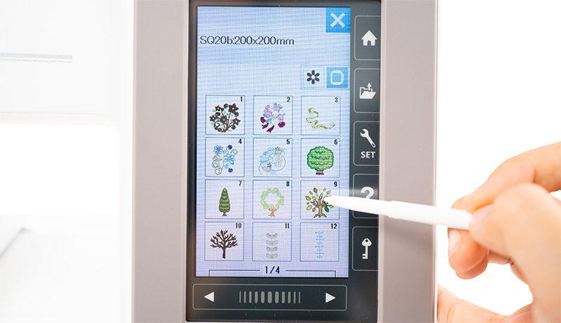 Janome 550ELE Large LCD full-colour touchscreen